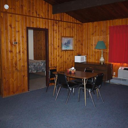 Pembina River Inn Entwistle 外观 照片