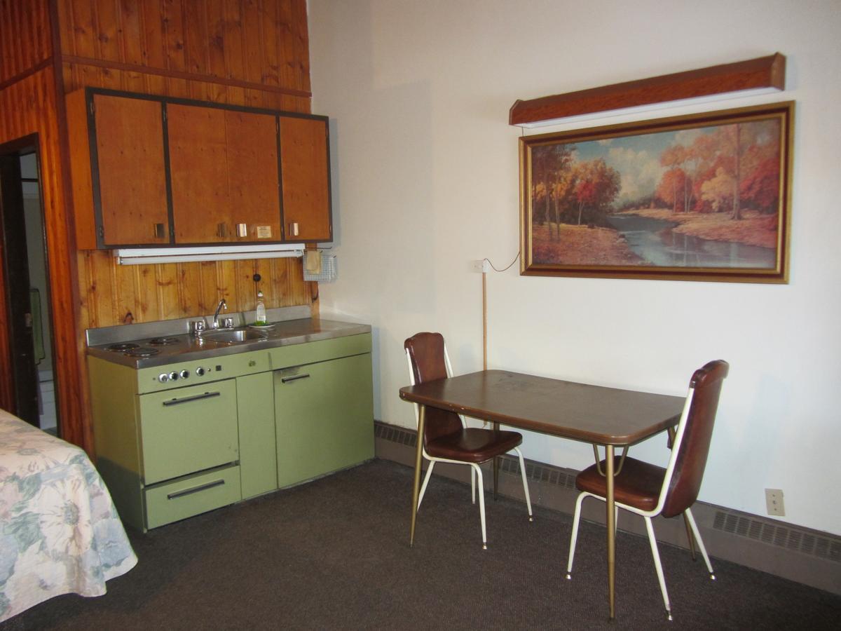 Pembina River Inn Entwistle 外观 照片