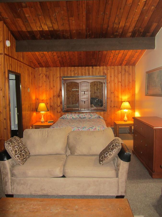 Pembina River Inn Entwistle 外观 照片