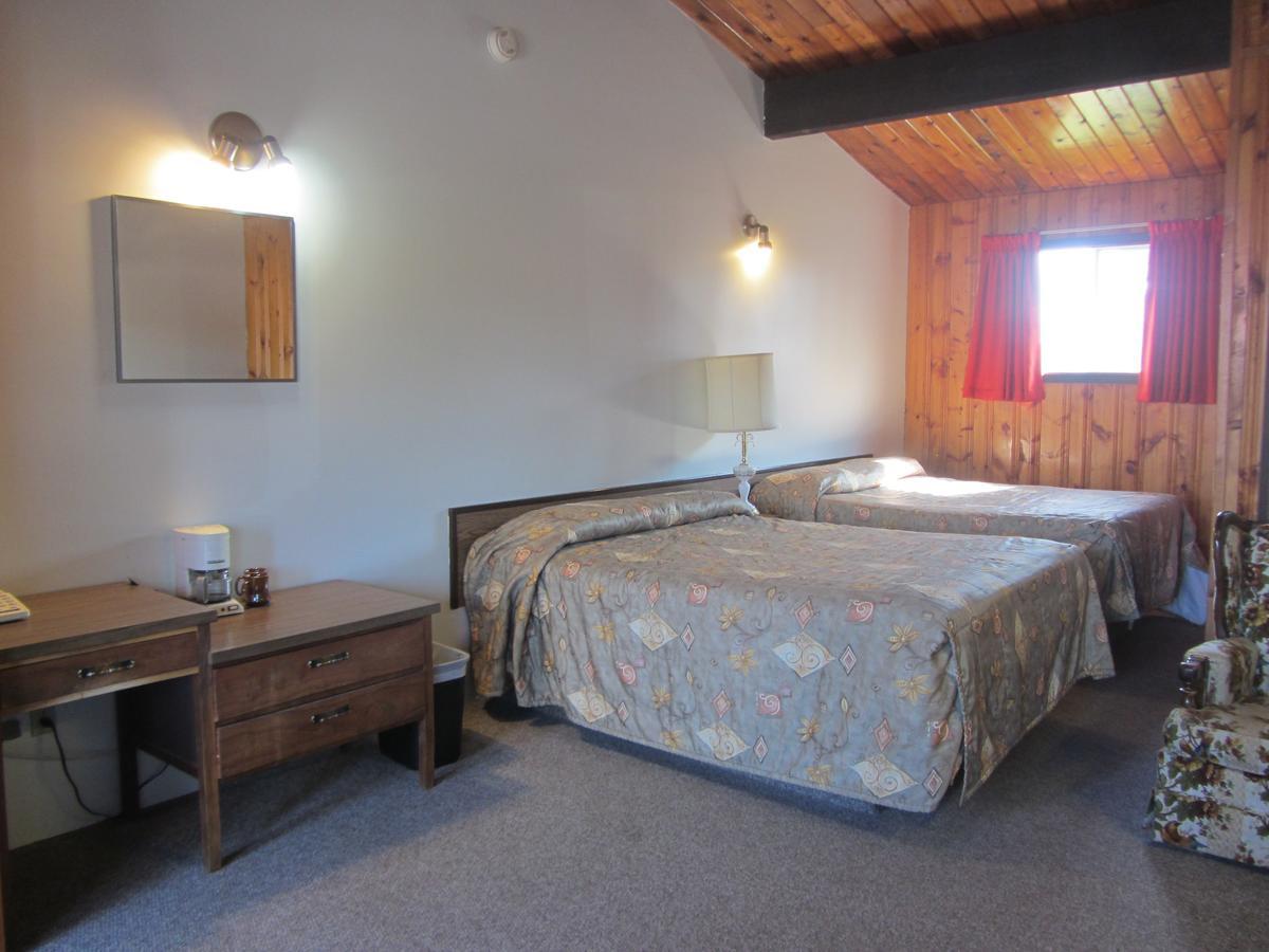Pembina River Inn Entwistle 外观 照片