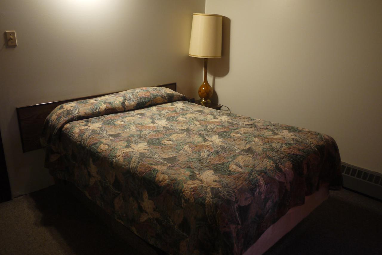 Pembina River Inn Entwistle 外观 照片