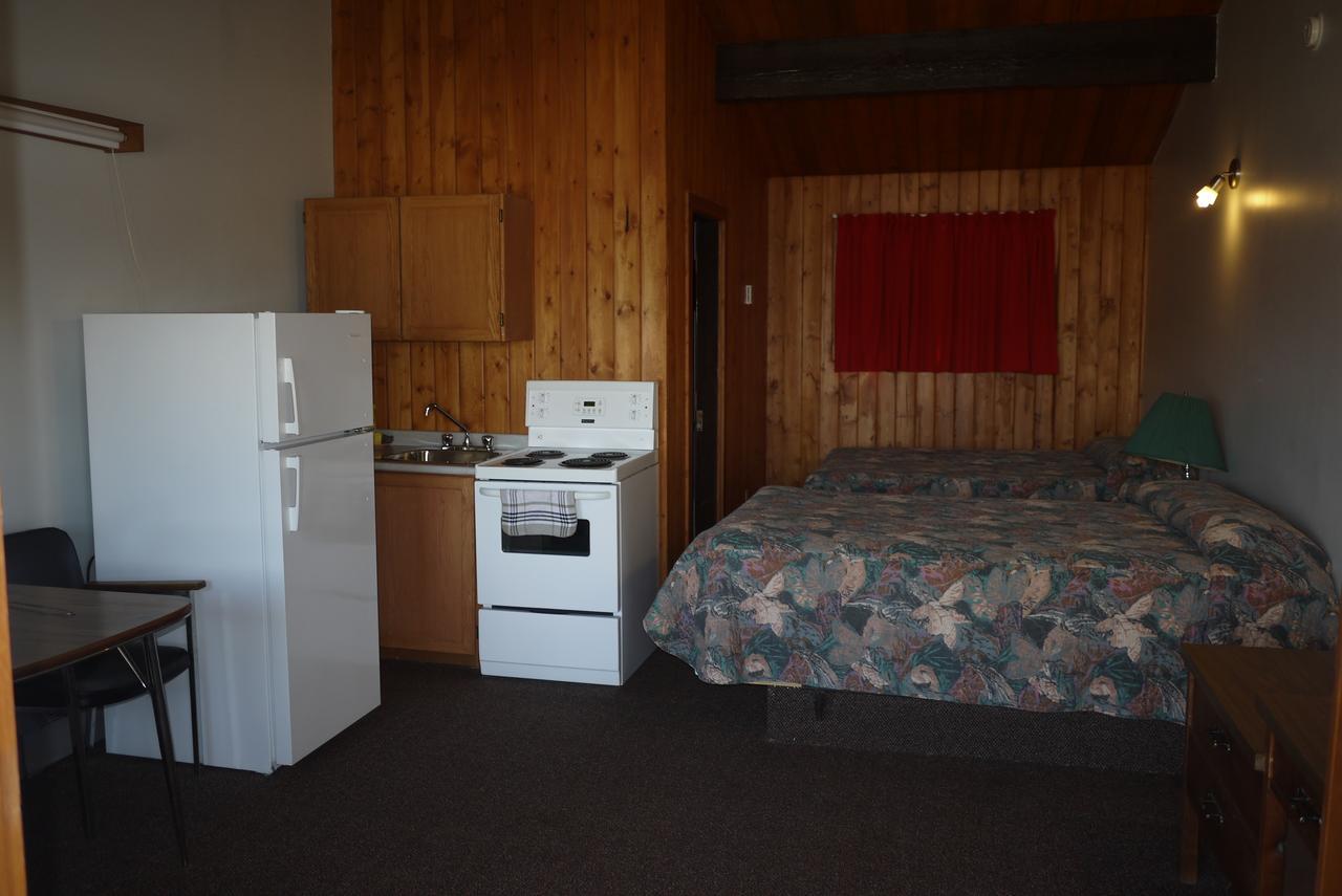 Pembina River Inn Entwistle 外观 照片